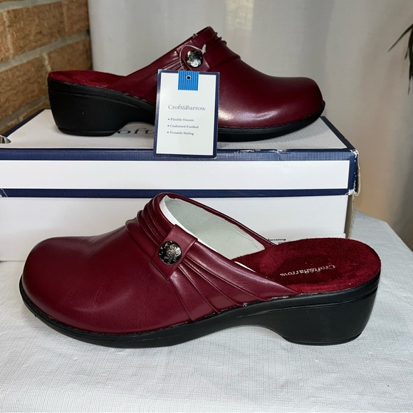 Croft & Barrow red faux leather slide-on clogs NEW - 7.5 - Picture 2 of 11